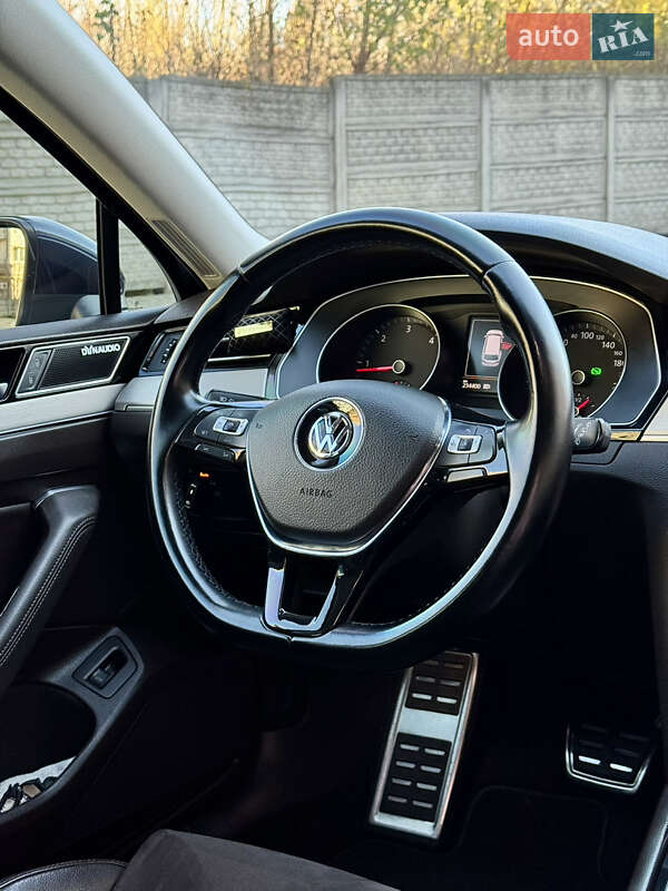 Універсал Volkswagen Passat 2015 в Ужгороді
