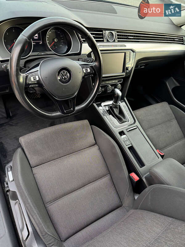 Универсал Volkswagen Passat 2015 в Виннице