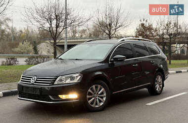 Універсал Volkswagen Passat 2014 в Києві