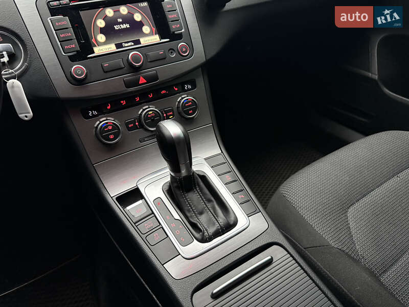 Универсал Volkswagen Passat 2014 в Киеве