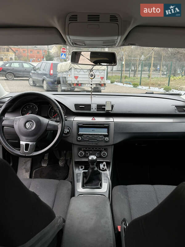 Седан Volkswagen Passat 2010 в Остроге фото 29 Седан Volkswagen Passat 2010 в Остроге