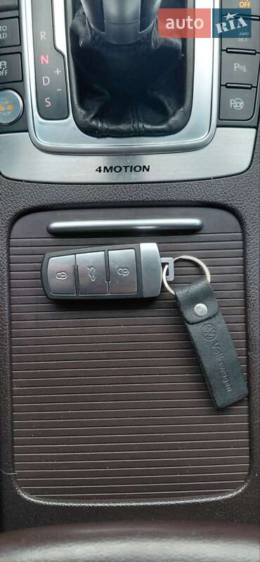 Універсал Volkswagen Passat 2011 в Новій Ушиці