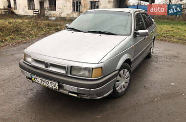 Седан Volkswagen Passat 1990 в Львові