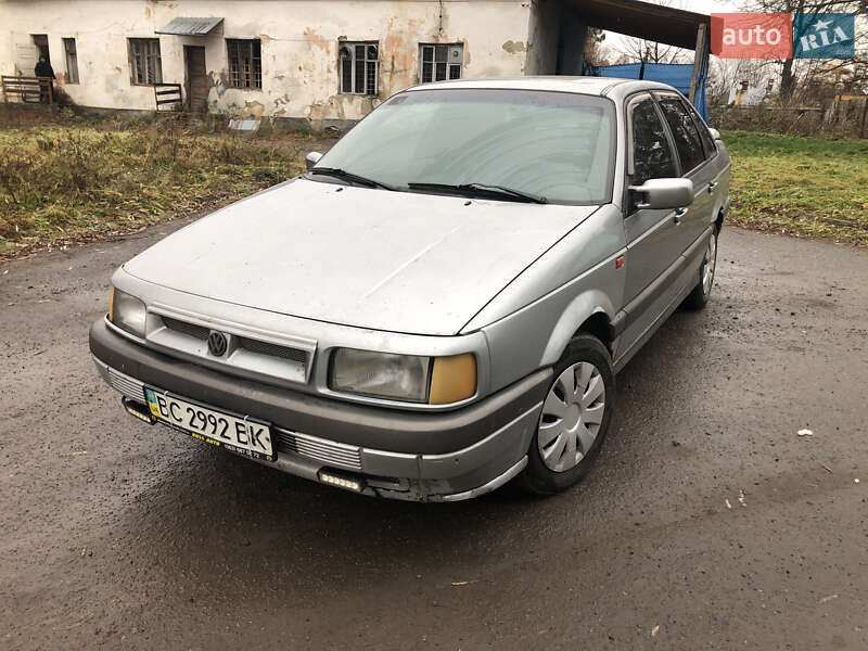 Седан Volkswagen Passat 1990 в Львові фото Седан Volkswagen Passat 1990 в Львові