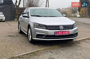 Седан Volkswagen Passat 2016 в Ровно