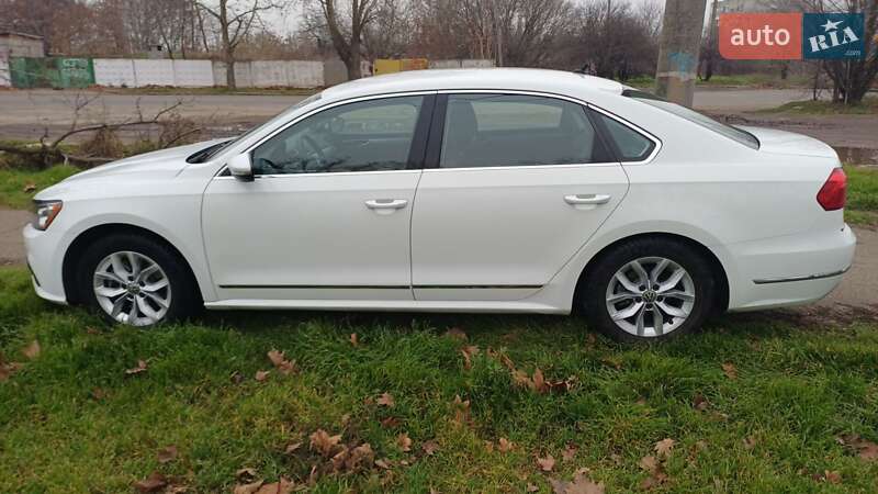 Седан Volkswagen Passat 2016 в Николаеве