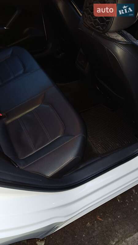 Седан Volkswagen Passat 2016 в Николаеве