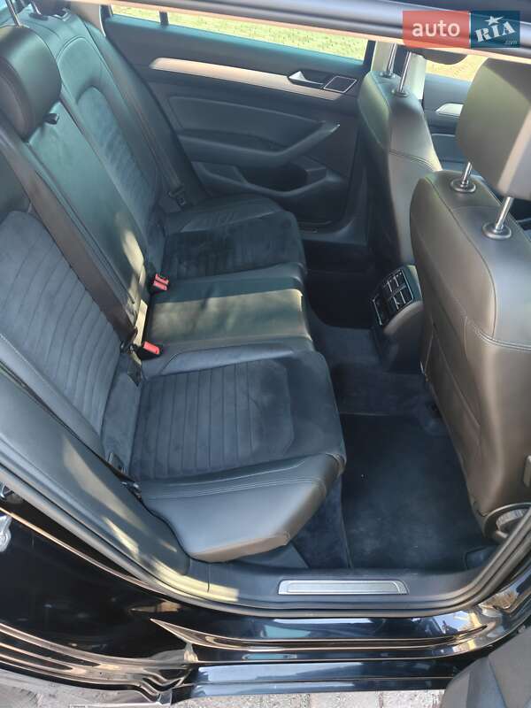 Універсал Volkswagen Passat 2015 в Тернополі