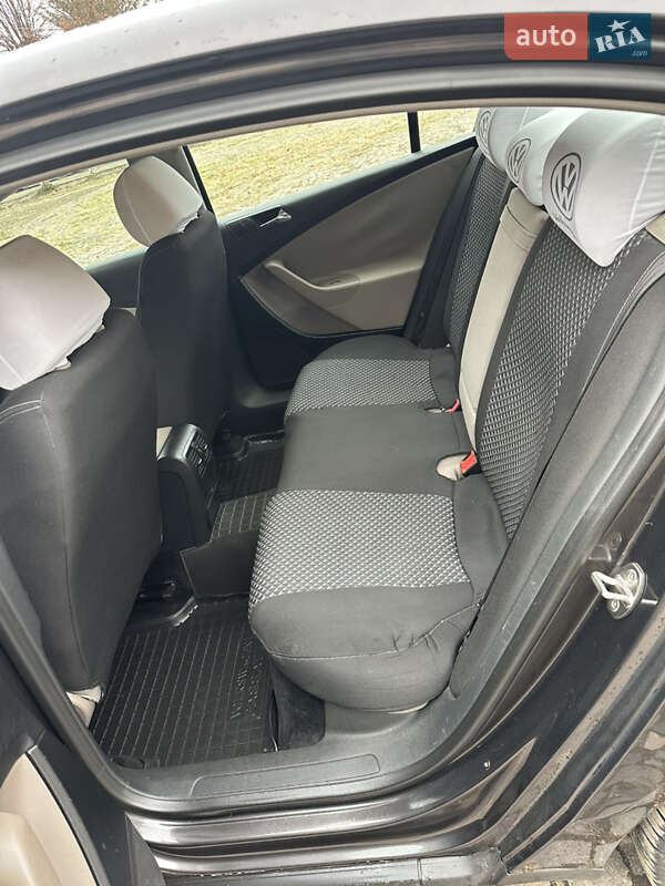 Седан Volkswagen Passat 2005 в Бурштыне