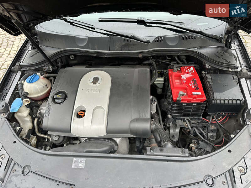 Седан Volkswagen Passat 2005 в Бурштыне