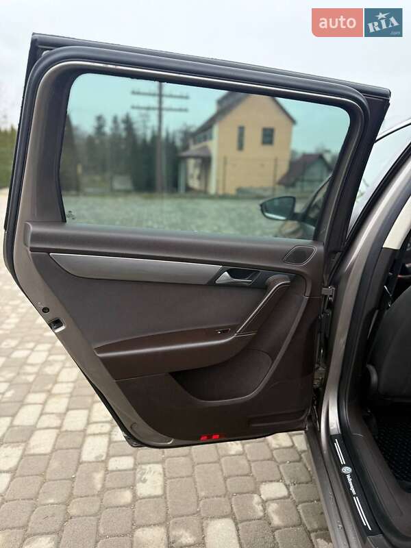 Універсал Volkswagen Passat 2011 в Самборі
