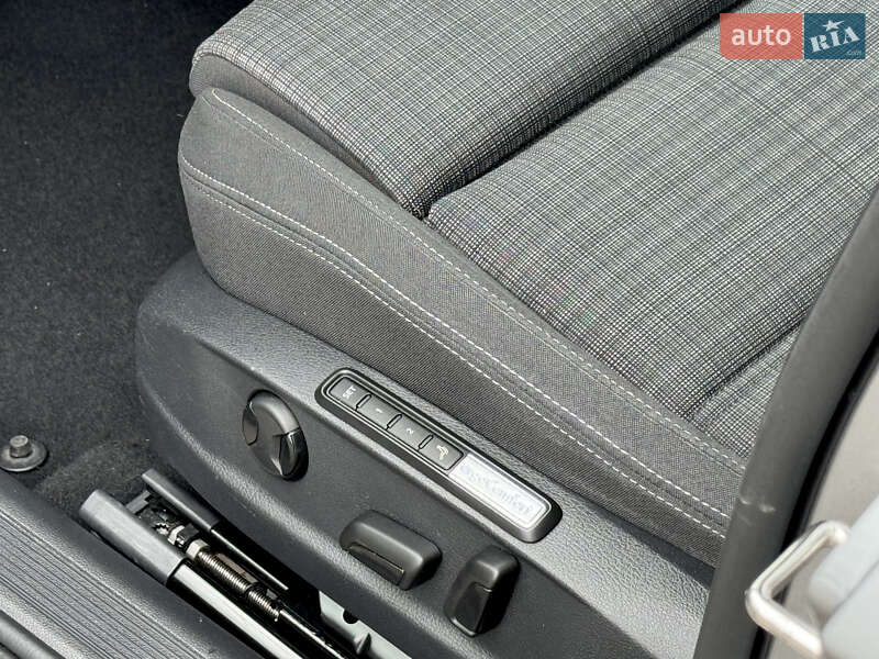 Універсал Volkswagen Passat 2019 в Києві фото 40 Універсал Volkswagen Passat 2019 в Києві