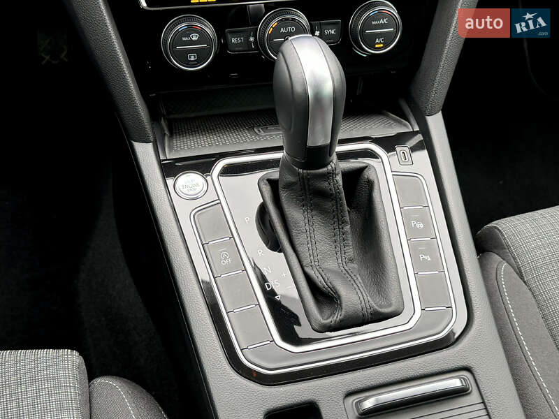 Універсал Volkswagen Passat 2019 в Києві фото 53 Універсал Volkswagen Passat 2019 в Києві