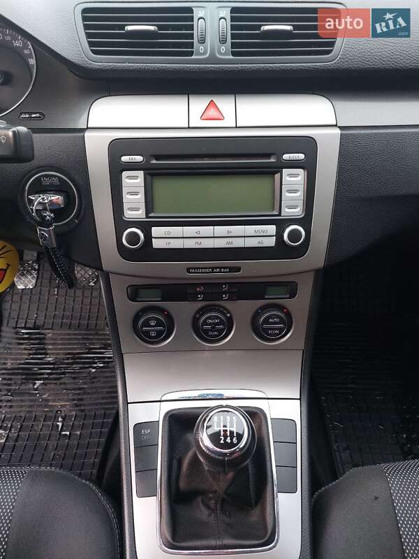 Седан Volkswagen Passat 2006 в Харькове