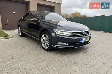 Седан Volkswagen Passat 2015 в Хмельницком