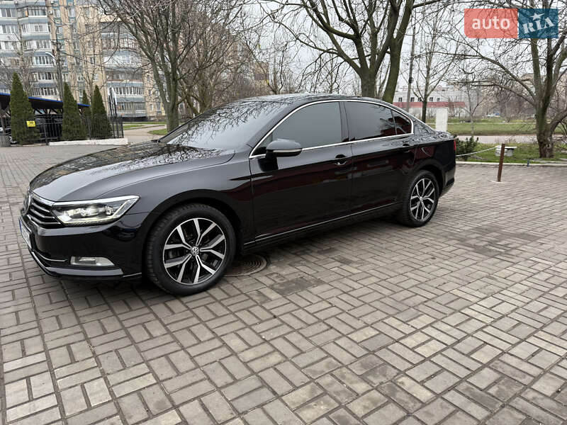 Седан Volkswagen Passat 2015 в Кривом Роге