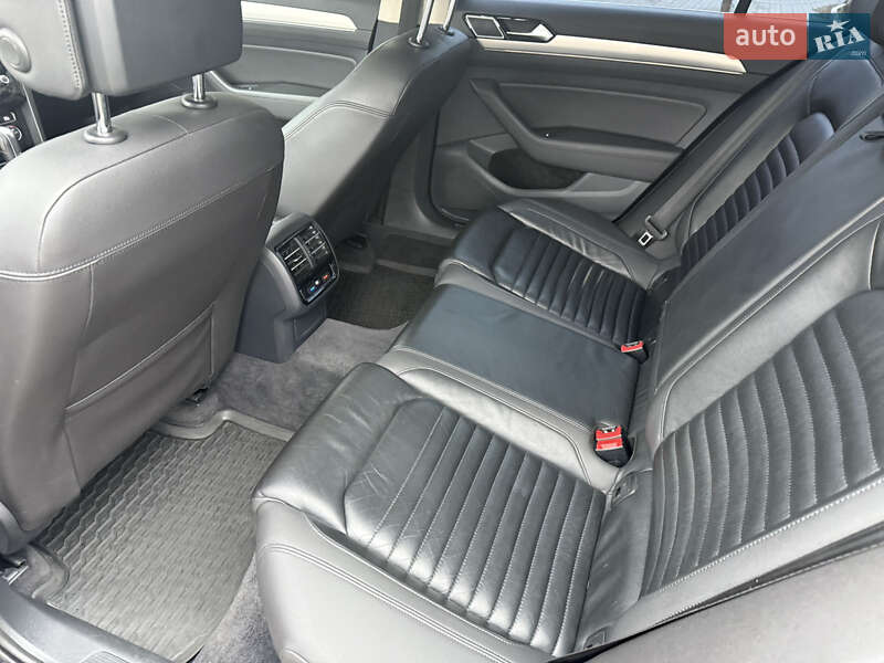 Седан Volkswagen Passat 2015 в Кривом Роге