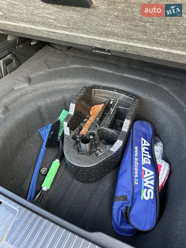 Универсал Volkswagen Passat 2019 в Стрые фото 153 Универсал Volkswagen Passat 2019 в Стрые