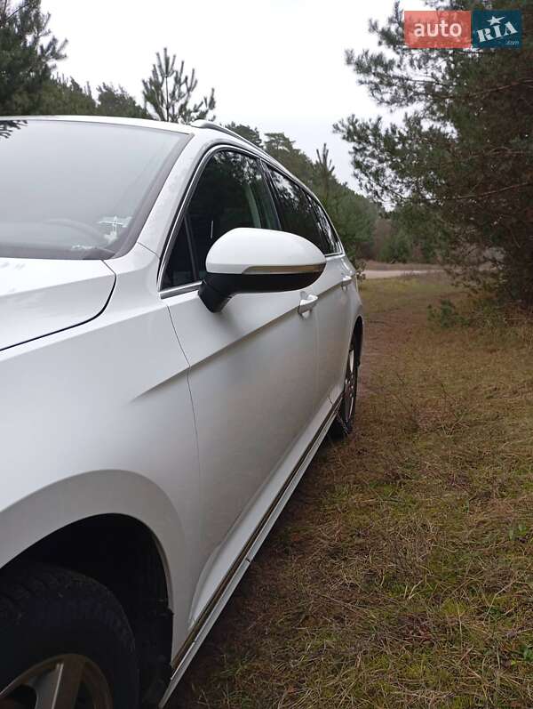 Универсал Volkswagen Passat 2017 в Золочеве фото 12 Универсал Volkswagen Passat 2017 в Золочеве