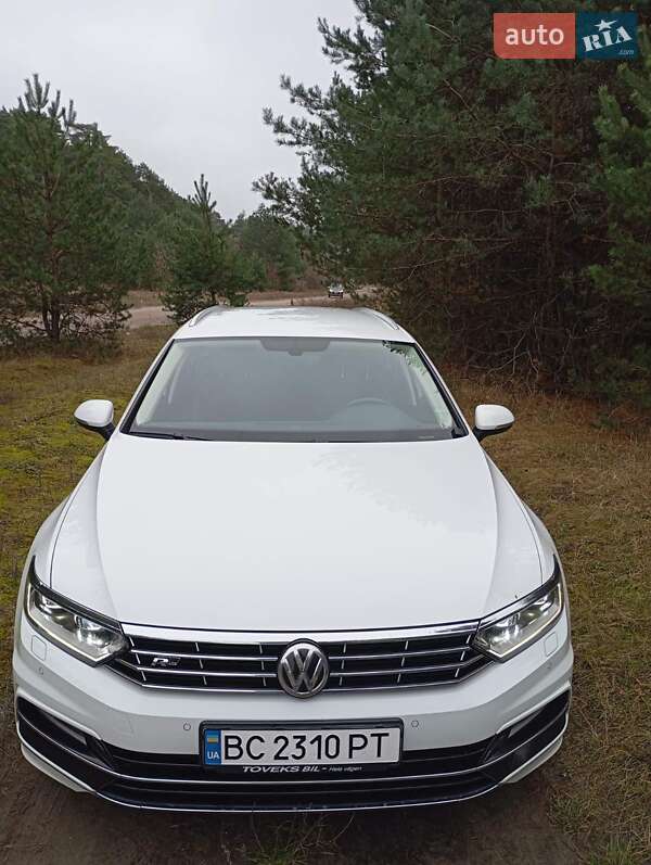 Универсал Volkswagen Passat 2017 в Золочеве фото 40 Универсал Volkswagen Passat 2017 в Золочеве