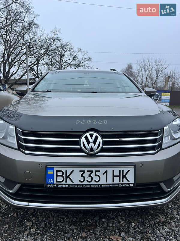Универсал Volkswagen Passat 2014 в Киеве