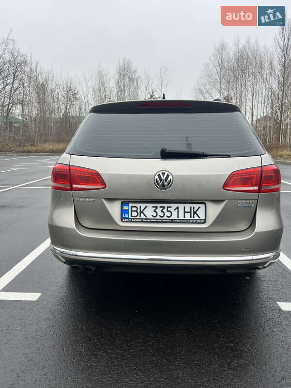 Универсал Volkswagen Passat 2014 в Киеве
