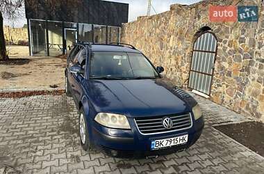 Универсал Volkswagen Passat 2004 в Ровно