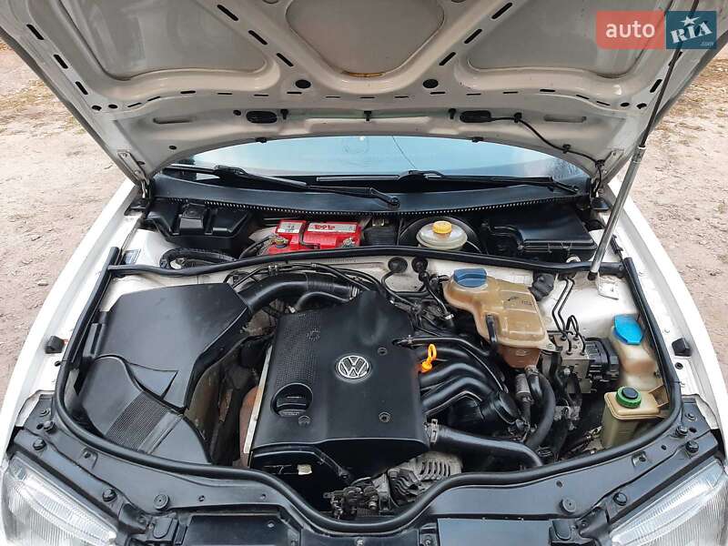 Универсал Volkswagen Passat 1998 в Житомире