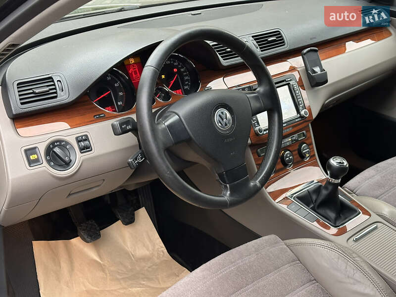 Седан Volkswagen Passat 2006 в Луцьку фото 18 Седан Volkswagen Passat 2006 в Луцьку