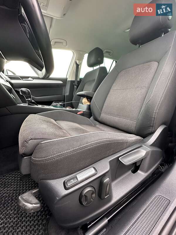 Универсал Volkswagen Passat 2016 в Львове