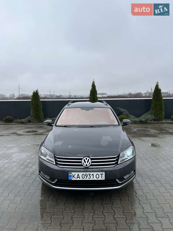 Универсал Volkswagen Passat 2011 в Киеве