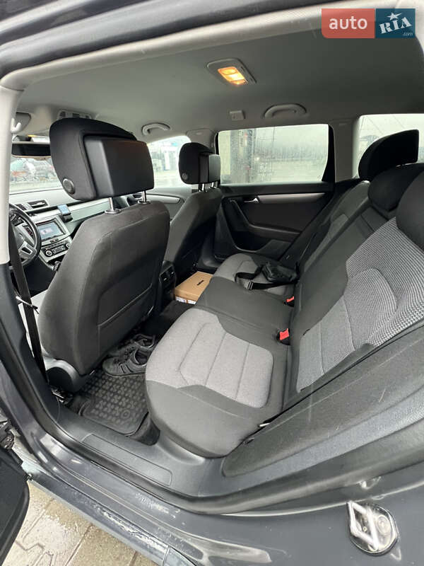 Универсал Volkswagen Passat 2011 в Киеве