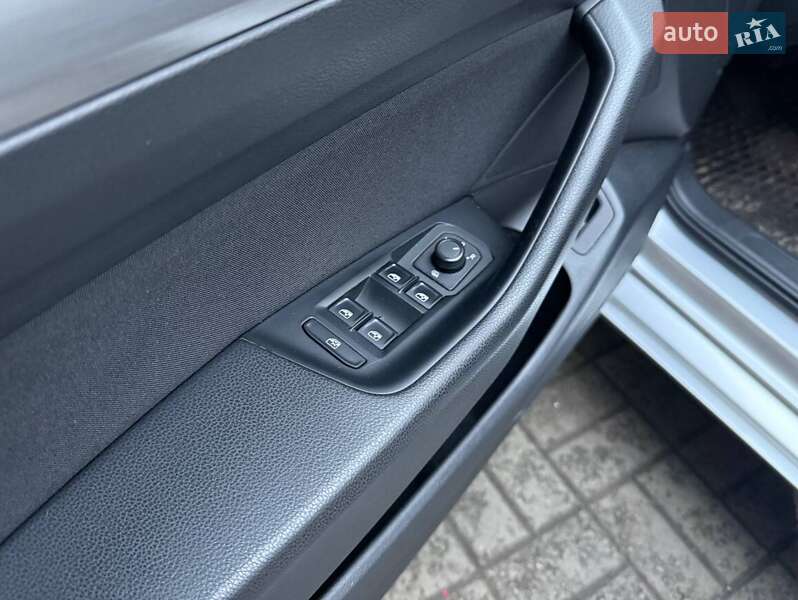 Универсал Volkswagen Passat 2016 в Киеве фото 11 Универсал Volkswagen Passat 2016 в Киеве