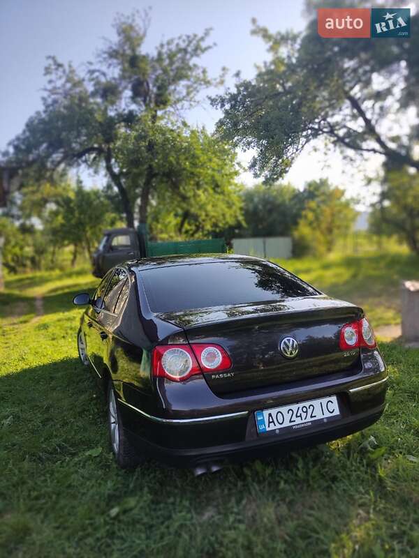 Седан Volkswagen Passat 2006 в Ужгороде