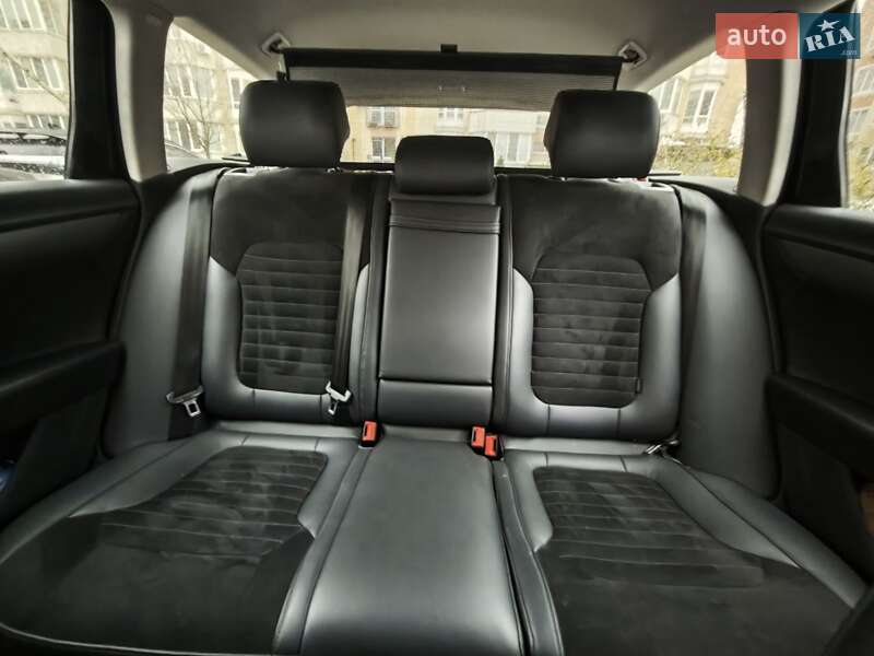 Универсал Volkswagen Passat 2014 в Киеве