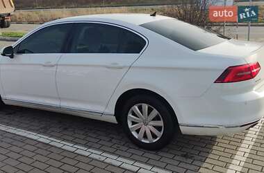 Седан Volkswagen Passat 2016 в Стрию