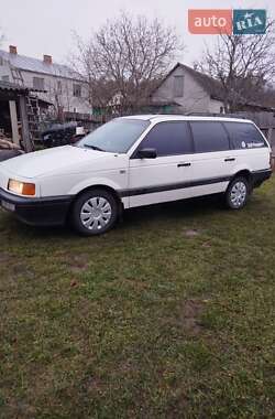 Универсал Volkswagen Passat 1990 в Дубно