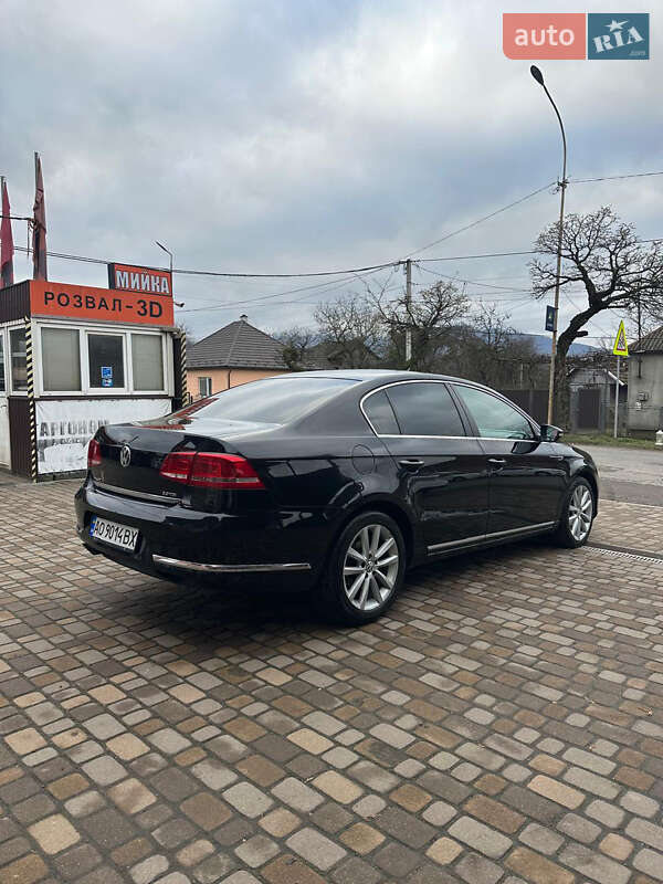 Седан Volkswagen Passat 2011 в Ужгороде