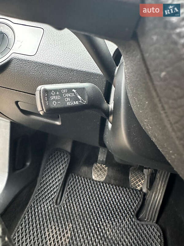 Седан Volkswagen Passat 2011 в Ужгороде