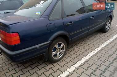 Седан Volkswagen Passat 1994 в Киеве