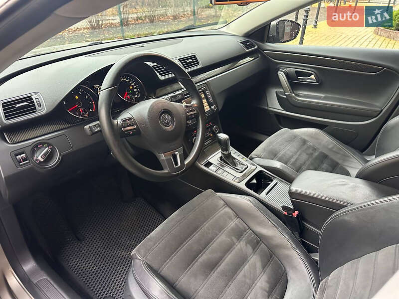 Седан Volkswagen Passat 2011 в Киеве