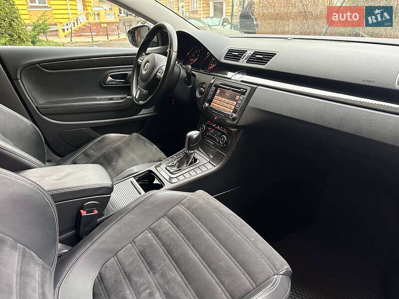 Седан Volkswagen Passat 2011 в Киеве