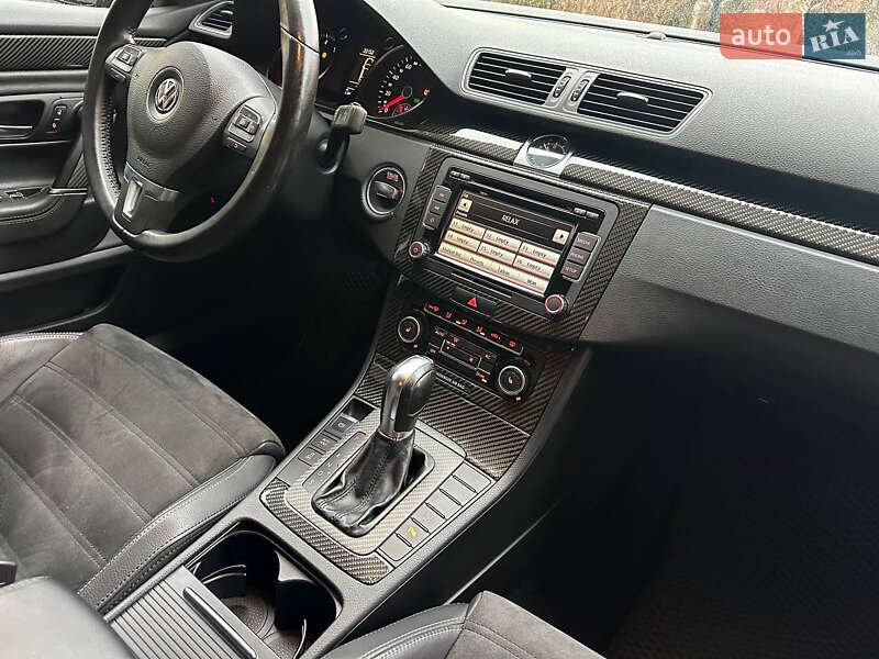 Седан Volkswagen Passat 2011 в Киеве