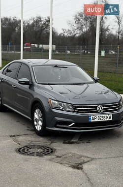 Седан Volkswagen Passat 2018 в Днепре