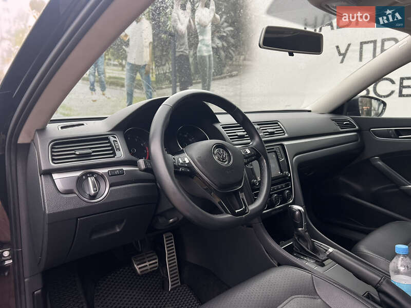 Седан Volkswagen Passat 2018 в Одессе