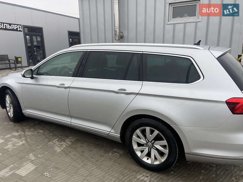 Универсал Volkswagen Passat 2016 в Яворове