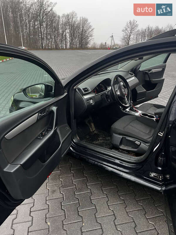 Универсал Volkswagen Passat 2011 в Черновцах