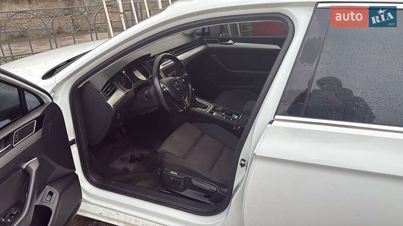 Универсал Volkswagen Passat 2017 в Харькове фото 5 Универсал Volkswagen Passat 2017 в Харькове