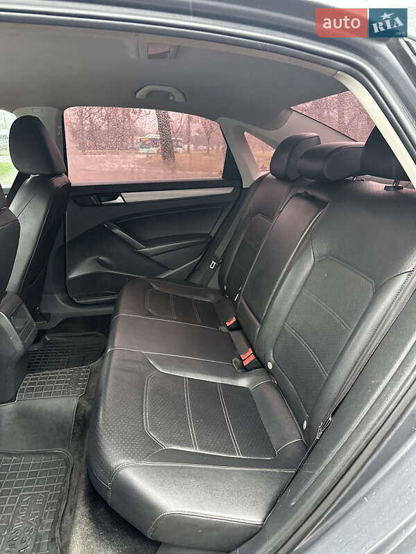 Седан Volkswagen Passat 2014 в Чернигове