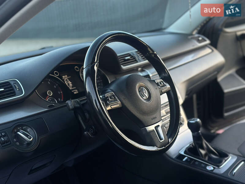 Седан Volkswagen Passat 2011 в Берегово фото 16 Седан Volkswagen Passat 2011 в Берегово
